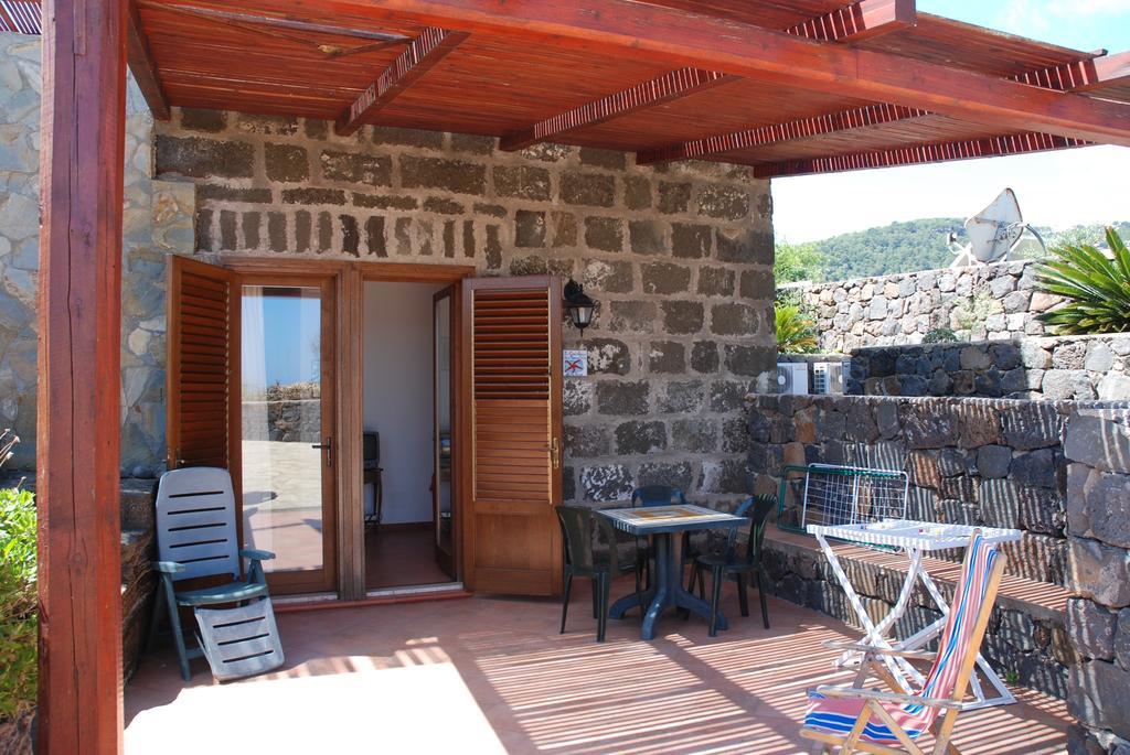 Case Vacanze La Cernia Bruna Isola di Ustica Ruang foto
